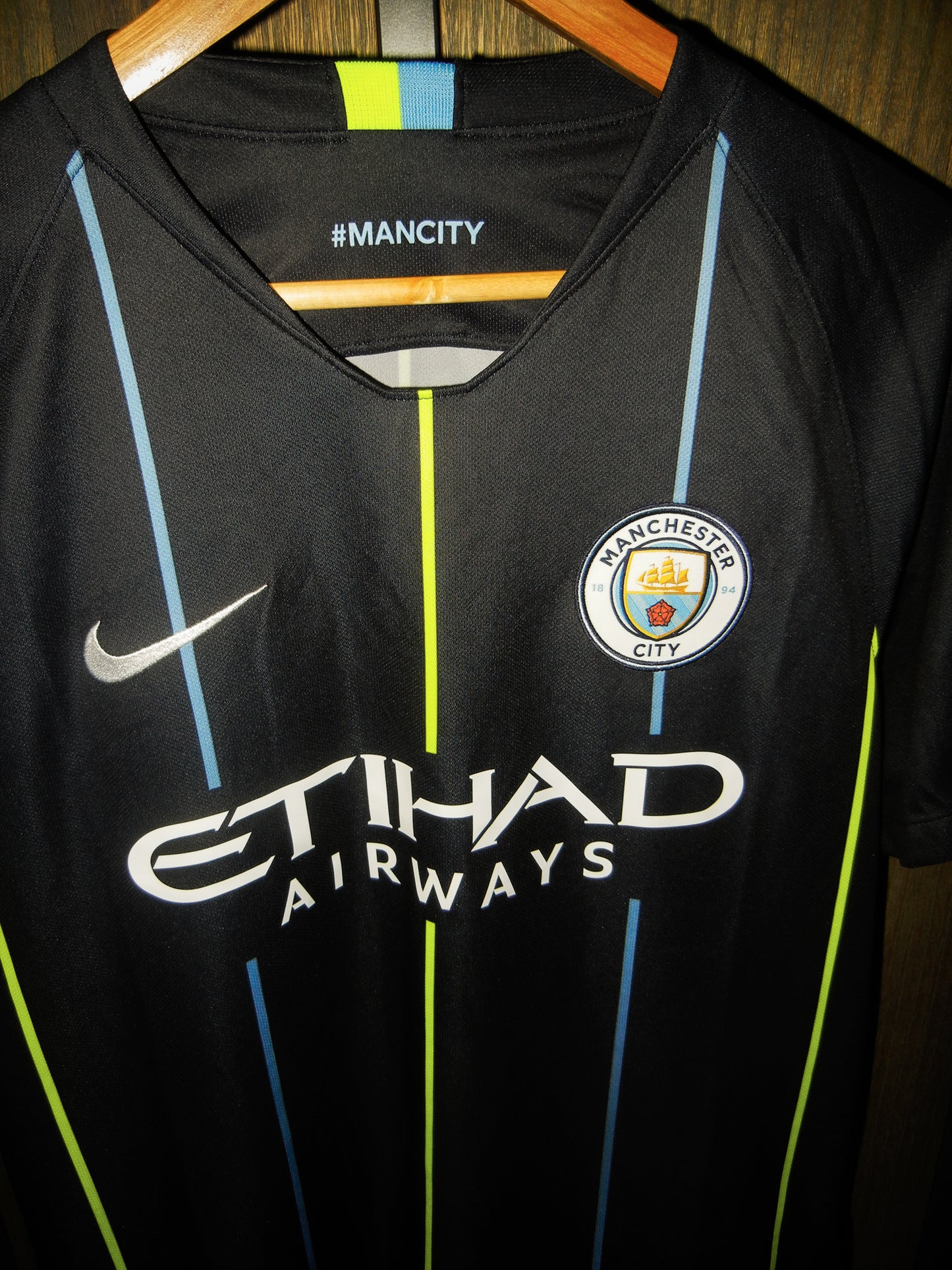 Manchester City 2018/2019 Away Jersey – Kun Agüero #10 – Medium – Navy Nike Shirt (MPN: 919002-476)