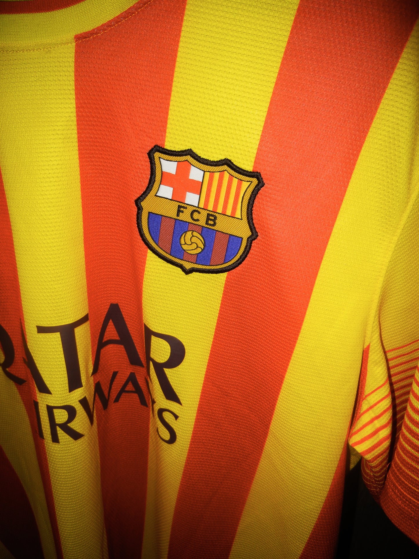 Barcelona 2013/2014 Away Jersey – Lionel Messi #10 – Size Large – Yellow Nike Shirt (MPN: 532823-703)