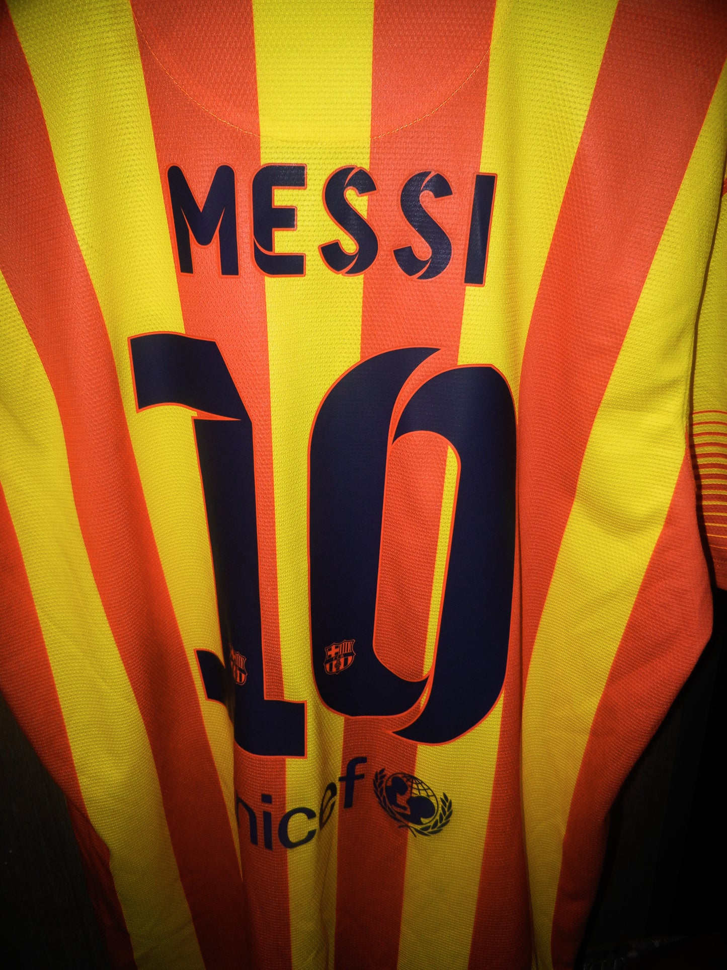 Barcelona 2013/2014 Away Jersey – Lionel Messi #10 – Size Large – Yellow Nike Shirt (MPN: 532823-703)