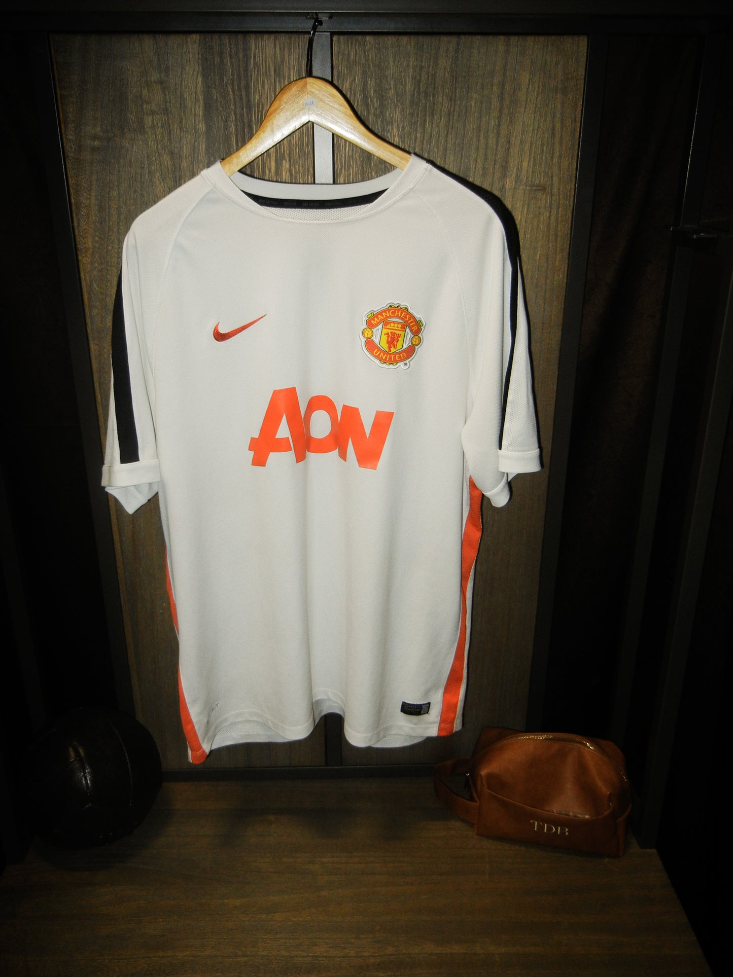 Manchester United 2011/2012 Training Top – Size XXL – White Nike Shirt with Aon Sponsor (MPN: 643658-101)