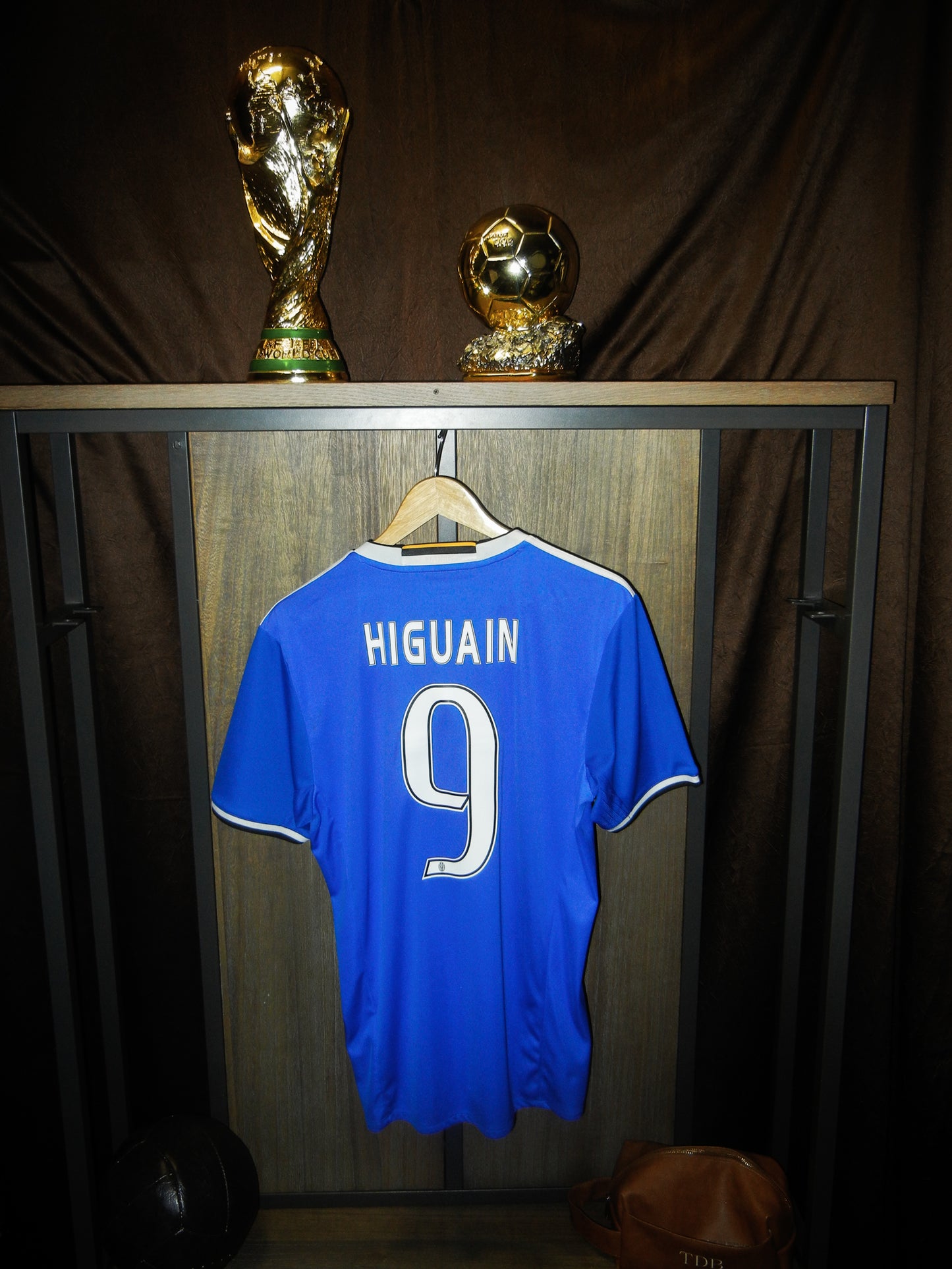 Juventus 2016/2017 Away Jersey – Gonzalo Higuaín #9 – Large – Blue Adidas Shirt (MPN: AI6226)