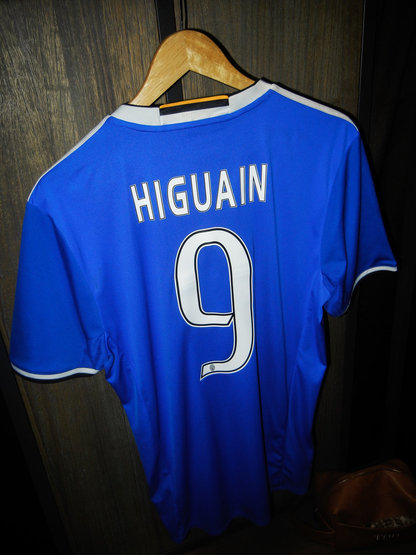 Juventus 2016/2017 Away Jersey – Gonzalo Higuaín #9 – Large – Blue Adidas Shirt (MPN: AI6226)