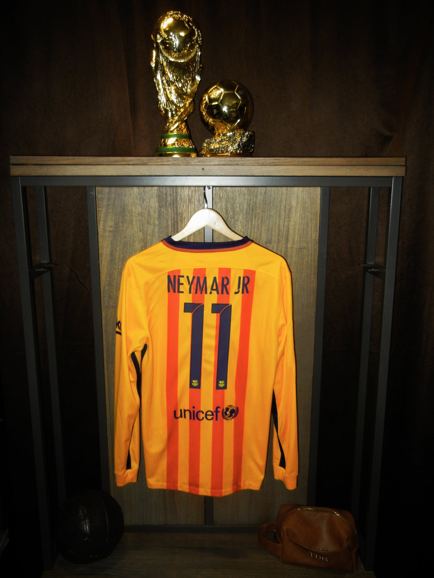 Barcelona 2015/2016 Away Long Sleeve Jersey – Neymar Jr #11 – Medium – Golden and Yellow Nike Shirt (MPN: 658777-740)