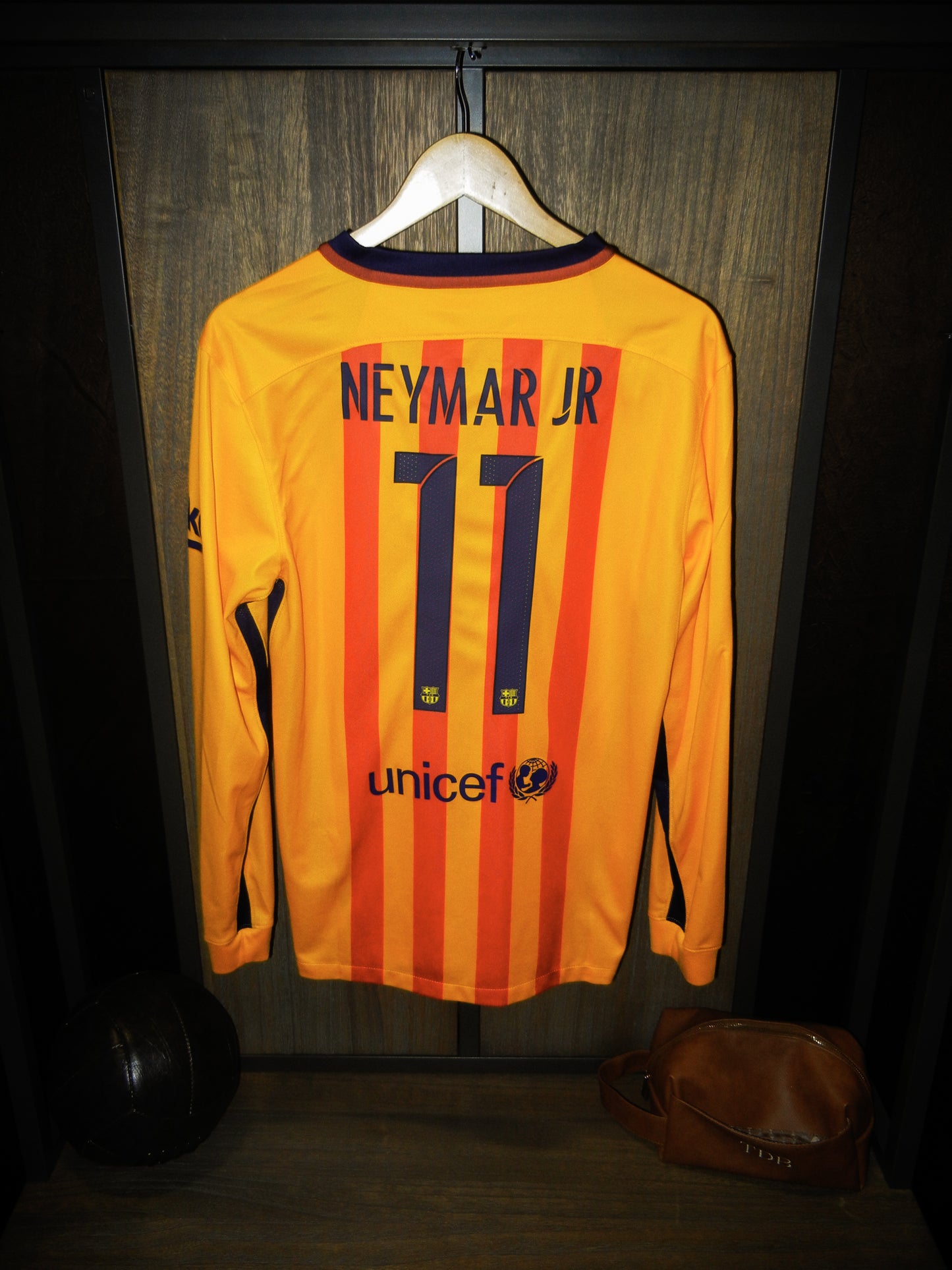 Barcelona 2015/2016 Away Long Sleeve Jersey – Neymar Jr #11 – Medium – Golden and Yellow Nike Shirt (MPN: 658777-740)