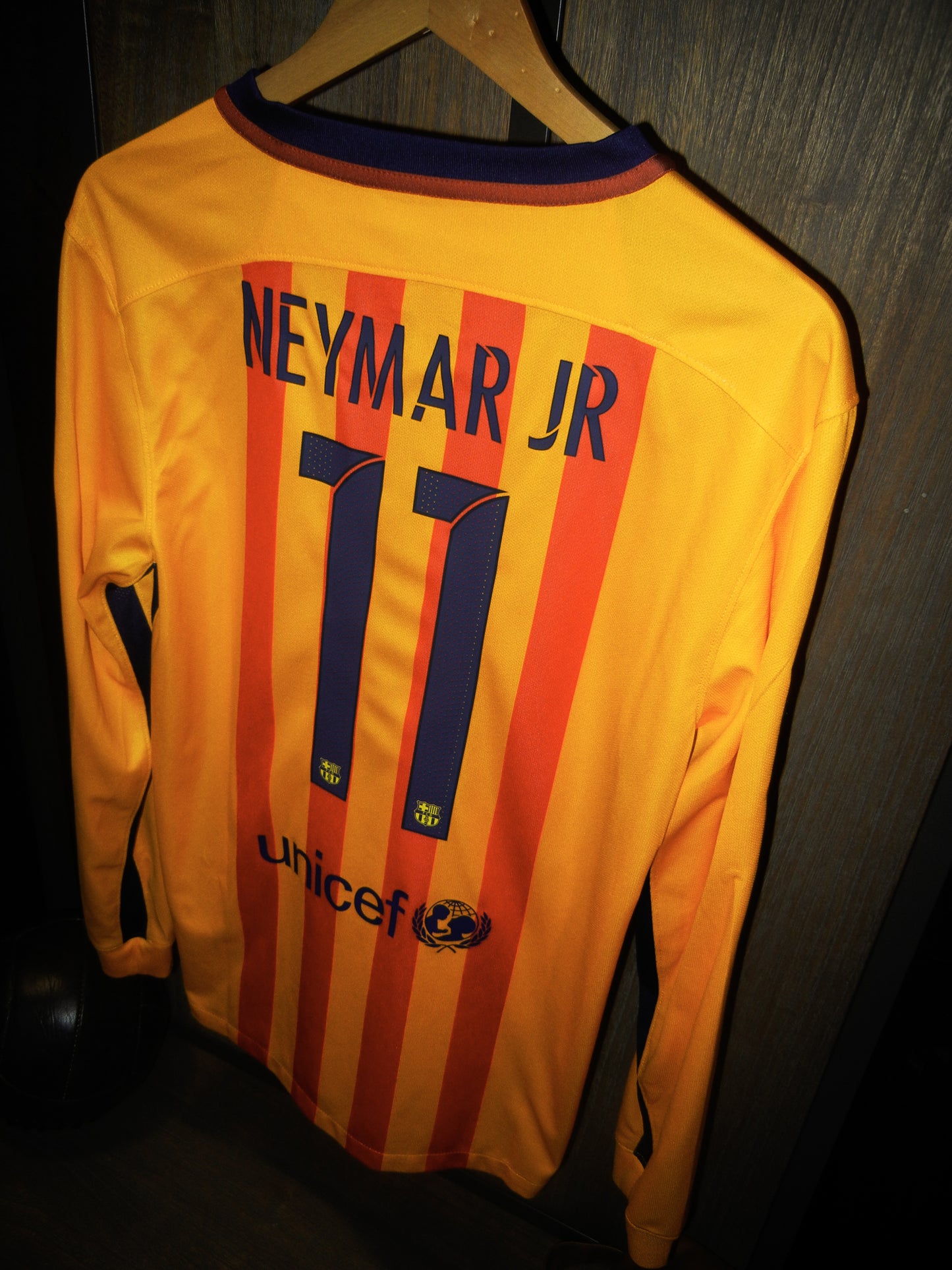 Barcelona 2015/2016 Away Long Sleeve Jersey – Neymar Jr #11 – Medium – Golden and Yellow Nike Shirt (MPN: 658777-740)