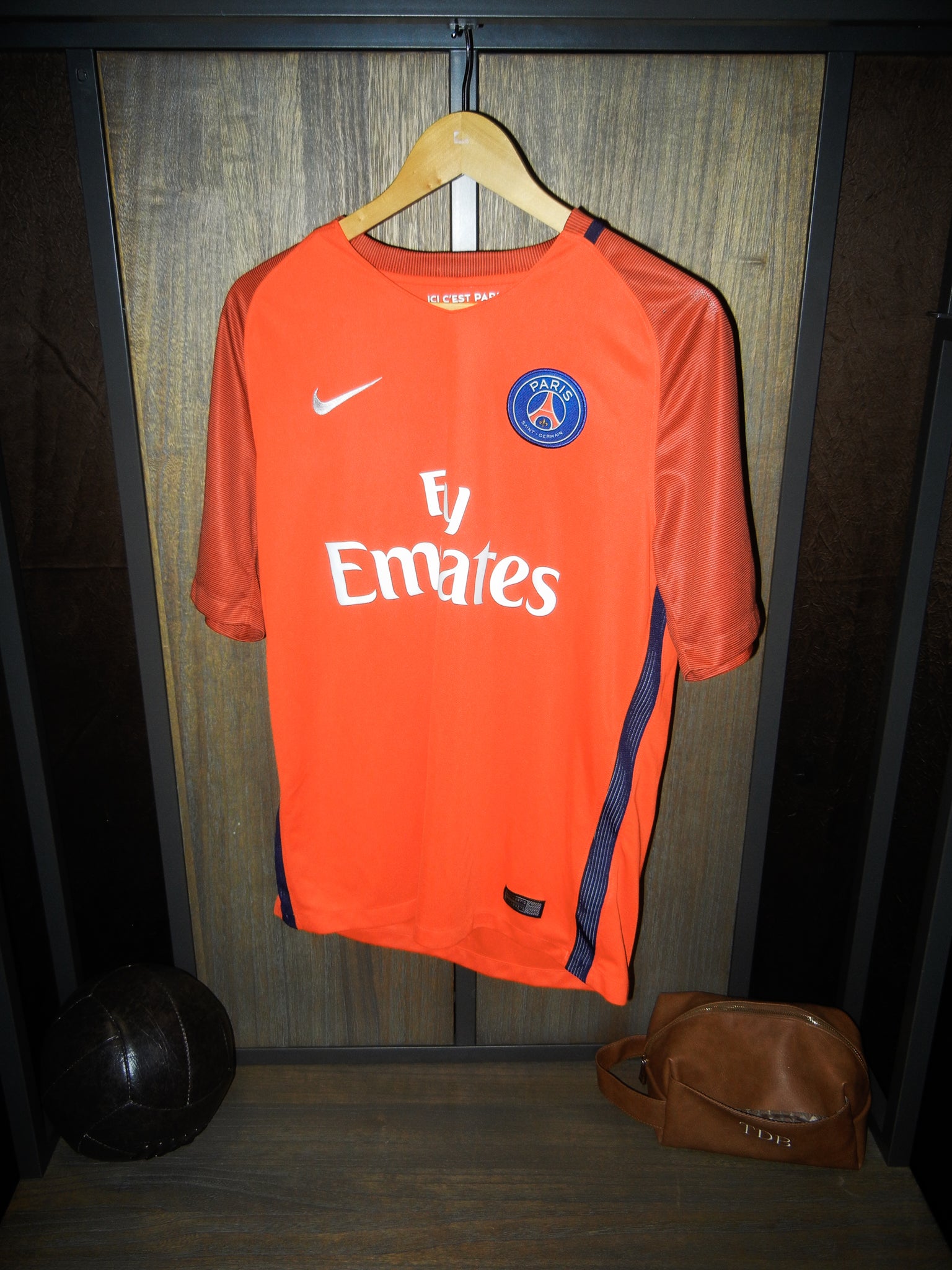 Paris Saint-Germain 2016/2017 Away Jersey – Di María #11 – Large